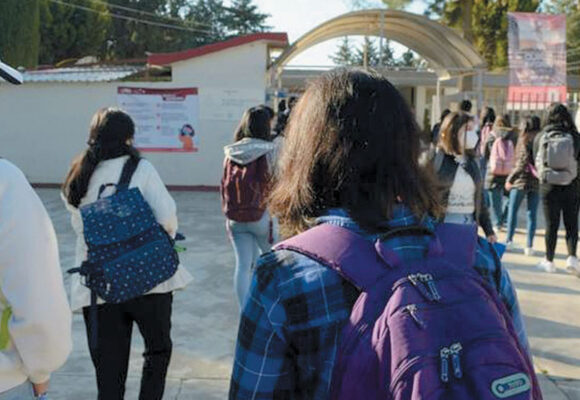 Amarran a alumnos para robarles sus celulares en Tulancingo