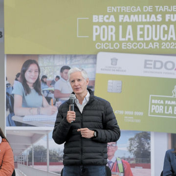 Fortalece Edoméx educación de los jóvenes con entrega de 6662 mil becas: Del Mazo