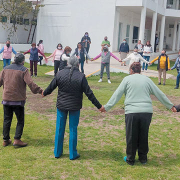 Busca gobierno de Edoméx aumentar bienestar de adultos mayores cuidando su salud emocional