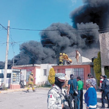 Se incendian casas en Huehuetoca; denuncian que en una almacenaban combustible