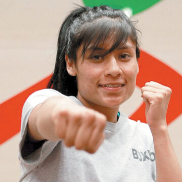 La pugilista Esmeralda Falcón rifará uniforme olímpico por falta de apoyo de la Conade