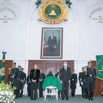 Rinde UAEMéx homenaje a Rafael López Castañares