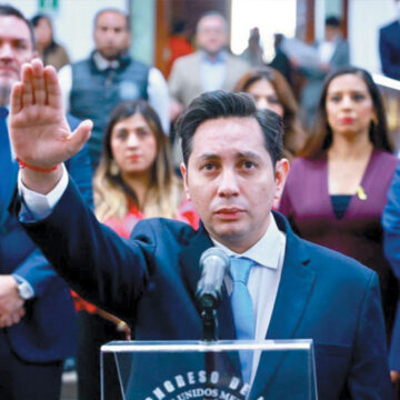 Toma protesta Federico Chávez en Congreso de la CDMX; suple a Christian Von Roehrich