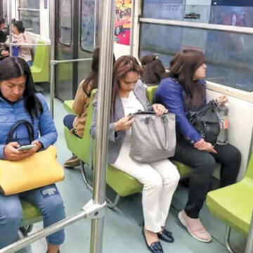 Buscan crear red social de usuarios del metro