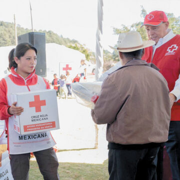 Entrega Cruz Roja Mexicana 600 despensas con insumos básicos en Edoméx