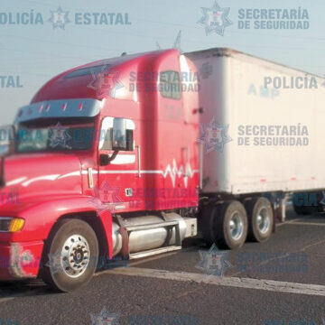 Recuperan transporte de carga con mercancía valuada aproximadamente en un millón y medio de pesos