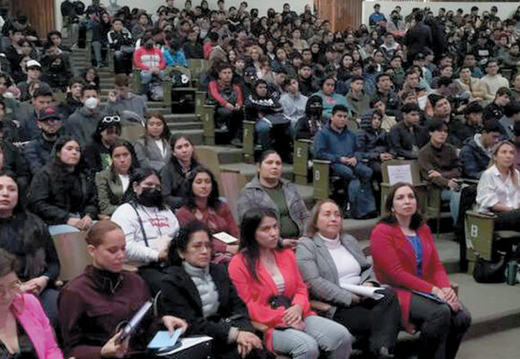 Acusan falta de equidad salarial entre hombres y mujeres de Baja California