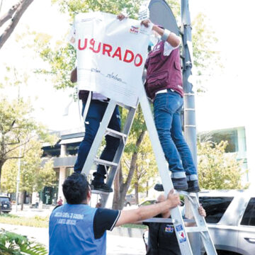 Alcaldía Miguel Hidalgo clausura pantallas publicitaras ilegales