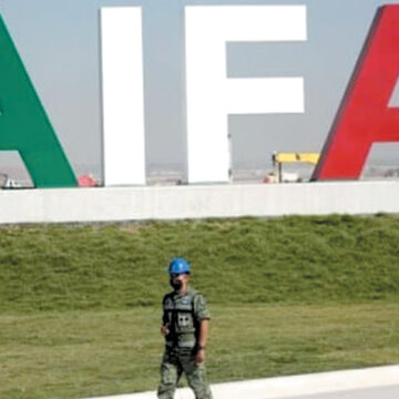 CELEBRAN PRIMER AÑO DEL AIFA CANTANDO POR PRIMERA VEZ SU HIMNO