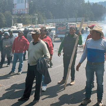 Pobladores liberan la México-Toluca tras varias horas de bloqueo