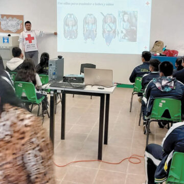 Cruz Roja Mexicana Edoméx brinda capacitación a alumnos, docentes y directivos sobre Seguridad Vial