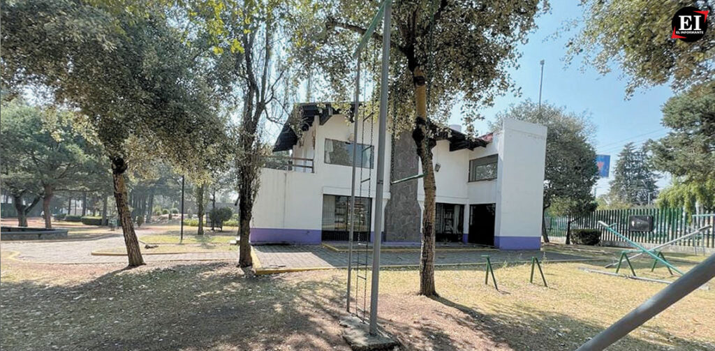 Árboles de la Vida - Casa de Mexico