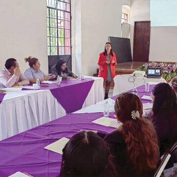 Capacitan a titulares de instancias municipales de la mujer