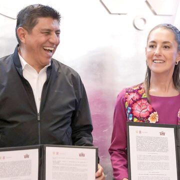 Claudia Sheinbaum firma convenio con Salomón Jara, gobernador de Oaxaca