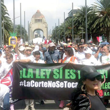 Marcha en defensa de la Corte reúne ciudadanos en 25 ciudades del país