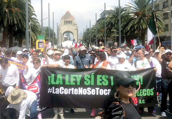 Marcha en defensa de la Corte reúne ciudadanos en 25 ciudades del país