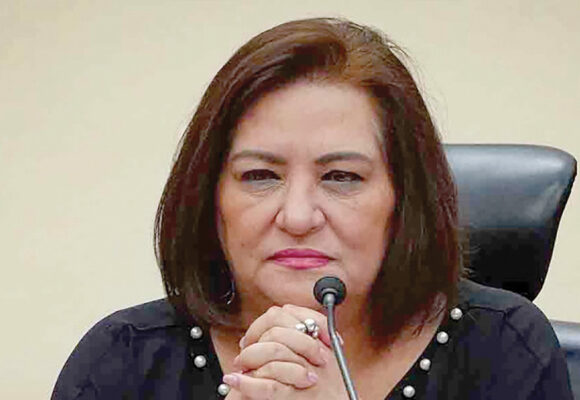 Presidenta del INE solicita renuncia a directora de fiscalización en gestión de Córdova