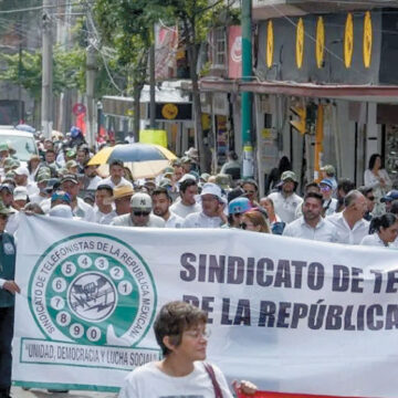 Protestan en CDMX miles de trabajadores sindicalizados por mejoras salariales