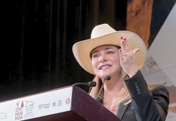 Critica gobernadora de Chihuahua proselitismo de “corcholatas” de Morena