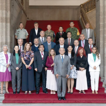 GOBERNADORES DE LA 4T ARREMETEN CONTRA LA SCJN; APOYAN QUE A MINISTROS LOS ELIJA EL “PUEBLO”