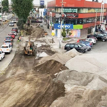 Avanzan trabajos en avenida Manuel J. Clouthier, en Metepec