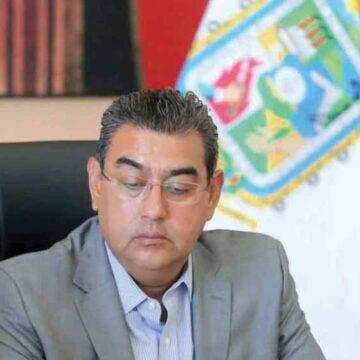 Funcionarios de Puebla no ‘meterán las manos’ en proceso de Morena: gobernador