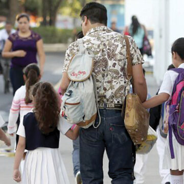 Piden recorrer el horario de salida de escuelas del sur en Edoméx