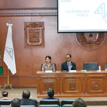 Profesionalización del personal administrativo, compromiso permanente de la UAEMéx: CEBD