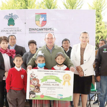 Entrega Manuel Vilchis aula equipada