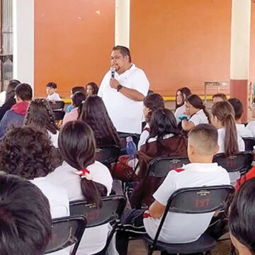 Reciben jóvenes mexiquenses información sobre prevención de adicciones