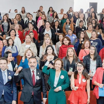 Impulsa Fernando Flores el desarrollo de las mujeres