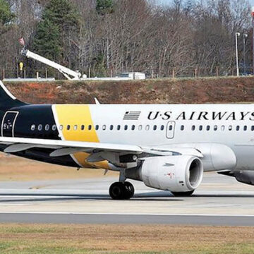 Avión de los Steelers realiza aterrizaje de emergencia