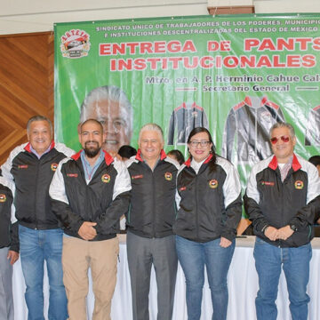 Entrega SUTEyM ropa deportiva