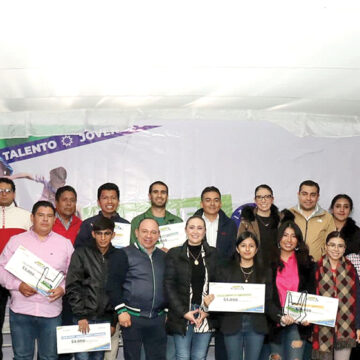 Entregan en Zinacantepec Premio Municipal de la Juventud 2023