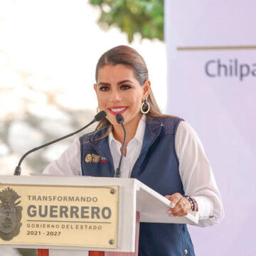 Evelyn Salgado entrega 15 patrullas equipadas para fortalecer a la FGE