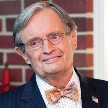 Murió David McCallum, actor de “NCIS” y “El agente de C.I.P.O.L.”