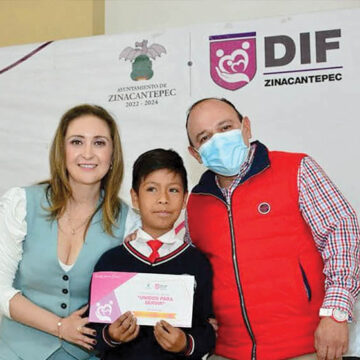 Realizan entrega de becas “Juntos por la Inclusión y Unidos para Servir” en Zinacantepec