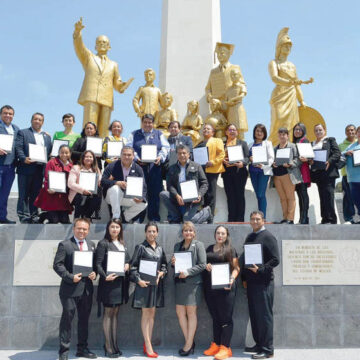 Reciben mil 400 maestros del SMSEM dictámenes de incorporación a Carrera Docente y Administrativa