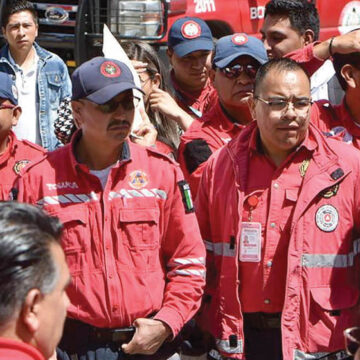 Bomberos de Toluca continúan con disputas por adeudos