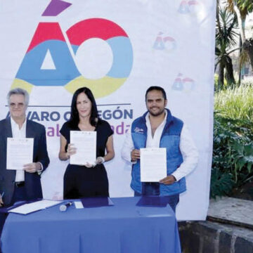 Lía Limón firma convenio para el rescate del área verde de la Plaza de la Paz