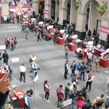 Abre Delfina Gómez las puertas de Palacio de Gobierno al pueblo