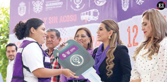 Evelyn Salgado entrega 12 taxis para fortalecer la estrategia del “Protocolo Violeta”