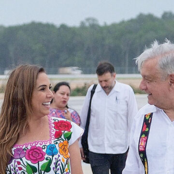 AMLO y Mara Lezama supervisan avances del Tren Maya y Aeropuerto de Tulum