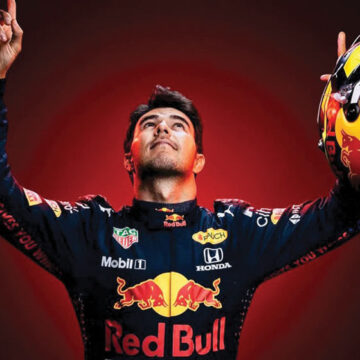 Checo Pérez permanecerá en Red Bull para la temporada 2024