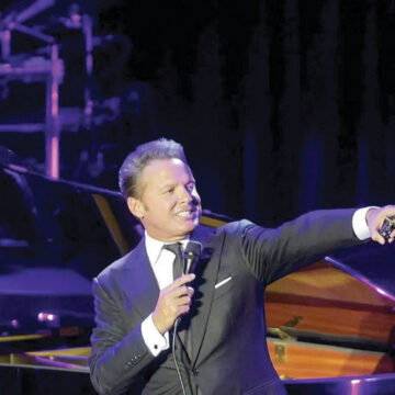 Luis Miguel pospone conciertos de fin de año en Acapulco tras Otis