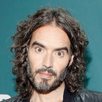 Russell Brand enfrenta nueva demanda por agresión sexual, ahora es acusado por una actriz