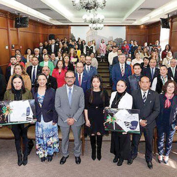 Personal administrativo de la UAEMéx, esencial para el fortalecimiento de la institución