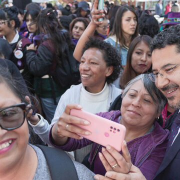 Martí Batres destaca entrega de programas sociales a mujeres