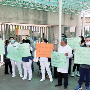 Protesta personal médico por falta de medicinas en el Valle de Toluca