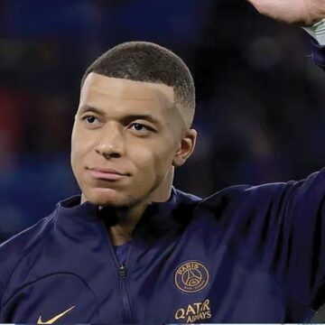 Anuncia Kylian Mbappé al PSG su salida en el verano